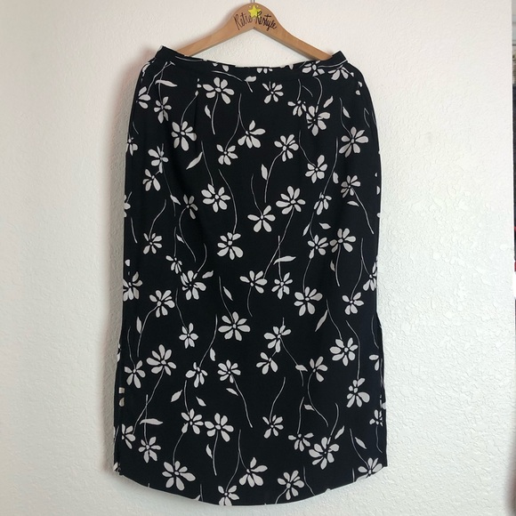 🌟 Pendleton 🌟 Floral Black & White Skirt Set - Picture 6 of 14